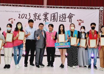 台灣照顧弱勢聯盟會發放愛心便當 送暖弱勢族群