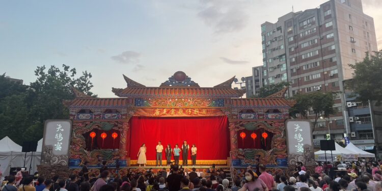 唐美雲歌仔戲團經典呈現天鵝宴  豐原登場