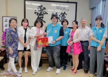 國際亞洲客家海外團飄洋過海 拜會客家精神指標吳國棟前縣長及花蓮魏嘉彥市長 游淑梅被聘為國際線客家會務主持人要職