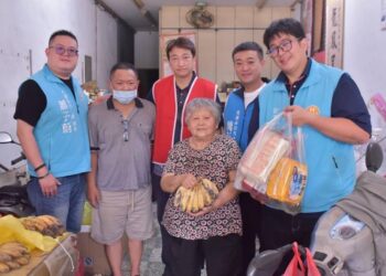 把愛傳出去》菜販阿嬤年近八十仍獨撐家計 市公所集結各界挹注資源