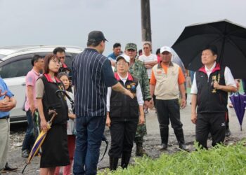 杜蘇芮颱風強降雨 縣長徐榛蔚率團隊會同立法委員傅崐萁第一時間勘災 給予農友全力支持