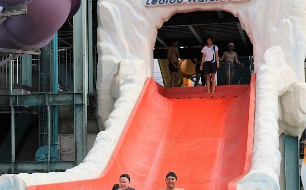 氣溫高升無處去 避開烈日泡在水裡最好 六福水樂園午後暢玩價9