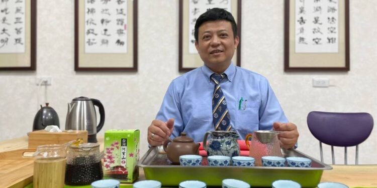 簡煥騰鼎騰茶葉企業社 客製化服務契作茶園 簡煥騰鼎騰茶葉企業社 客製化服務契作茶園