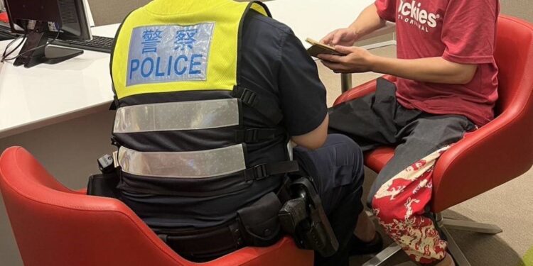 聽信卡債女險匯百萬投資 中警一查帳戶全警示 聽信卡債女險匯百萬投資 中警一查帳戶全警示