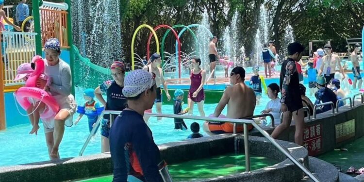 颱風杜蘇芮逼近 知卡宣戲水活動7/26下午2點開始休園 請大家持續關注知卡宣綠森林親水公園FACEBOOK粉絲專頁瞭解最新資訊 颱風杜蘇芮逼近 知卡宣戲水活動7/26下午2點開始休園 請大家持續關注知卡宣綠森林親水公園FACEBOOK粉絲專頁瞭解最新資訊