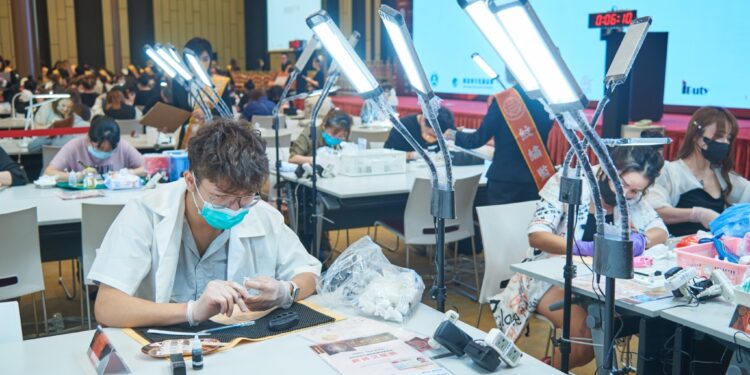 2023PEA國際美業創藝大賞 柯舒比榮獲紋繡動態國際精英組總冠軍