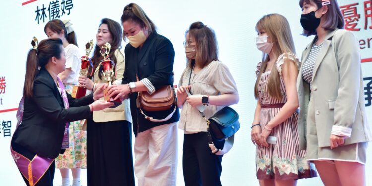 2023PEA國際美業創藝大賞 蕭聿秈榮獲美睫動態國際精英組總冠軍 2023PEA國際美業創藝大賞 蕭聿秈榮獲美睫動態國際精英組總冠軍