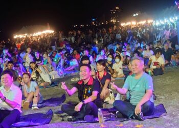 七星潭「星光音樂會」四千位民眾沉浸在星空音樂交織的浪漫七夕周末夜