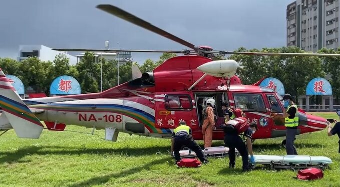 仁愛鄉洗腎患者全數脫困就醫,主要聯外道路持續搶通 仁愛鄉洗腎患者全數脫困就醫,主要聯外道路持續搶通