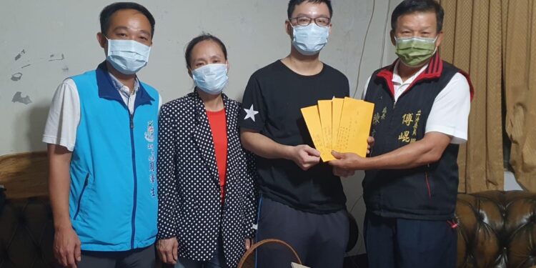 傅崐萁立委關懷吉安孝子移植肝臟救父 陳文卿處長整合善款延續社會行善能量 傅崐萁立委關懷吉安孝子移植肝臟救父 陳文卿處長整合善款延續社會行善能量