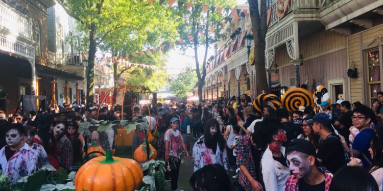 六福村加碼多重優惠補足眾生荷包 全台最大萬聖慶典預售64折 六福村加碼多重優惠補足眾生荷包 全台最大萬聖慶典預售64折