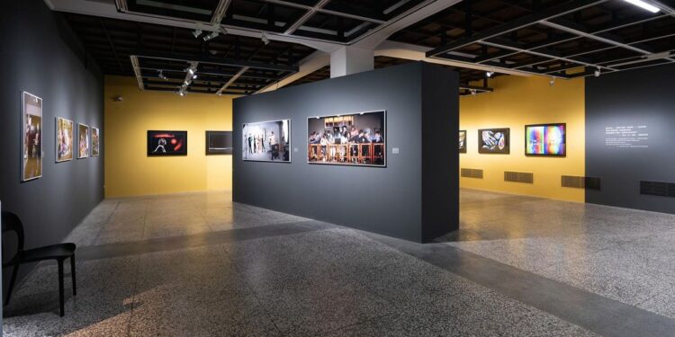 國家攝影文化中心  比喻．隱喻：逐光追影及它義開展