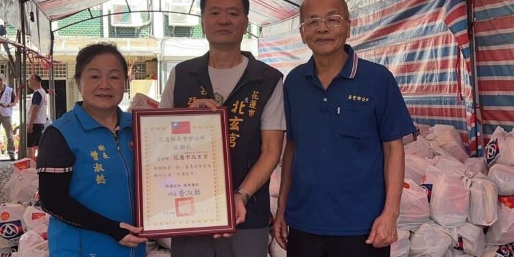 曾淑懿感謝北玄宮主張政祺及信眾 以行動關懷社會 曾淑懿感謝北玄宮主張政祺及信眾 以行動關懷社會