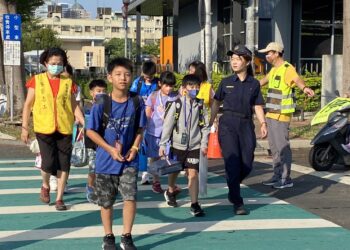 校園開學日  第六分局守護學童揪甘心