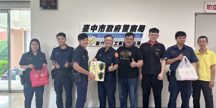 父親節前夕 工業區熱心廠商必比登美食慰勞警 父親節前夕 工業區熱心廠商必比登美食慰勞警