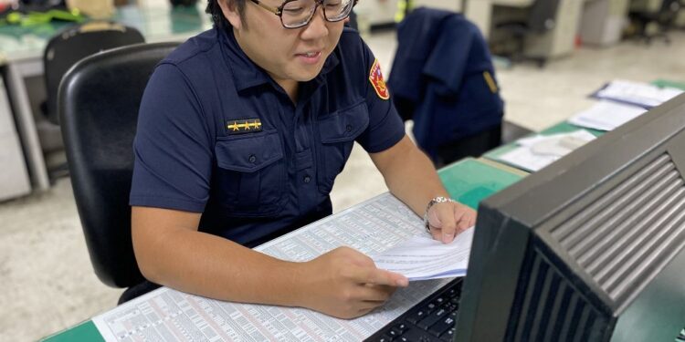 石警官逮車手保血汗錢 被害人百里捎來感謝信函 石警官逮車手保血汗錢 被害人百里捎來感謝信函