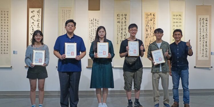 臺中市書法學會會員聯展 屯藝文中心即日精彩展出 臺中市書法學會會員聯展 屯藝文中心即日精彩展出