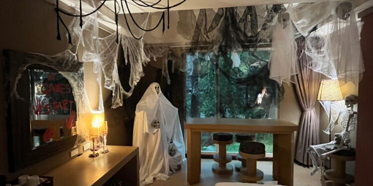 農曆七月鬼門開  六福村招鬼來試膽 靈魂「扮」侶超刺激 陪你睡一晚