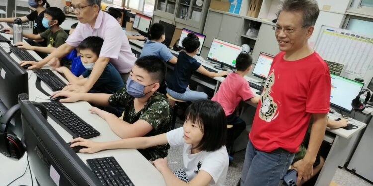 鯉魚國小夏日樂學  夏鯉悅學 創意展才2.0