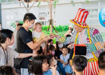 中市閱讀起步走前進社宅 新手爸媽和寶貝歡樂共讀 中市閱讀起步走前進社宅 新手爸媽和寶貝歡樂共讀