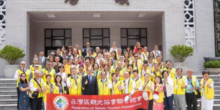台灣區觀光協會聯合會第九屆第三次理監事會議 結合總統府.立法院 做一日參訪
