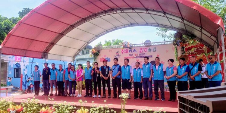 吉安鄉韭菜婚禮節吸引三千餘鄉親共融 游淑貞陪38對婚齡五十年長者再現幸福 吉安鄉韭菜婚禮節吸引三千餘鄉親共融 游淑貞陪38對婚齡五十年長者再現幸福