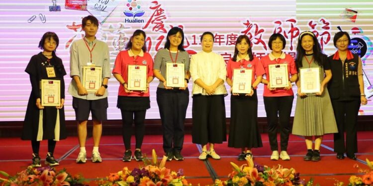 新城鄉立幼兒園三教師獲教師節表揚 何禮臺:用資深與專業培育未來的主人翁 新城鄉立幼兒園三教師獲教師節表揚 何禮臺:用資深與專業培育未來的主人翁