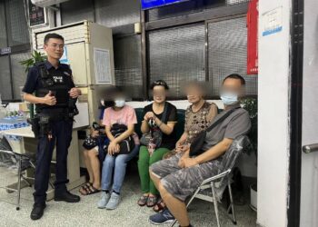 母親走失焦急報案  恰巧在派出所相遇