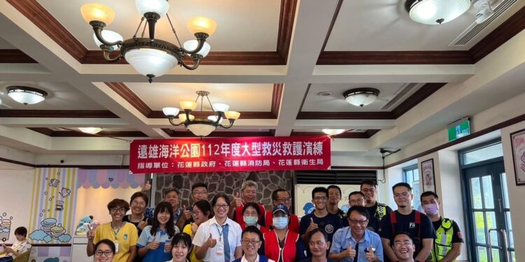 花蓮縣政府辦理遊樂園大型災防演練 無劇本模擬氣爆實境 強化應變處理能力