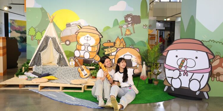 貼圖白爛貓遊南投 第二場快閃活動