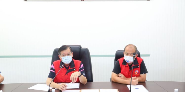 颱風海葵登陸本島 新城鄉鄉長何禮臺坐鎮指揮快速排除颱風災害 颱風海葵登陸本島 新城鄉鄉長何禮臺坐鎮指揮快速排除颱風災害