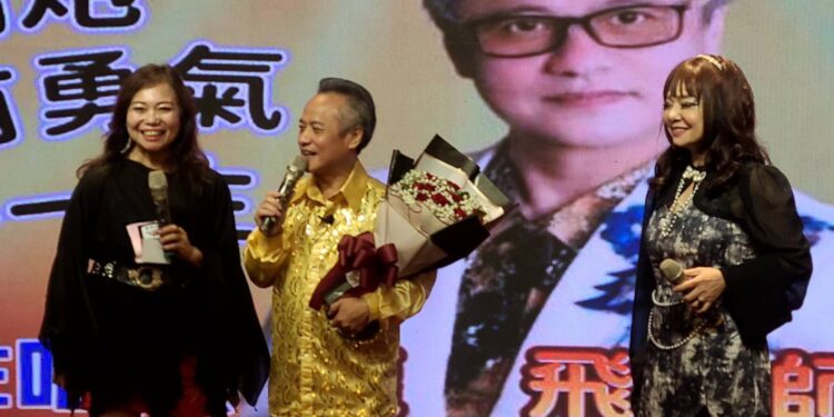 龍飛新歌發表暨公益42週年慶生會 啟動全國百萬歌唱比賽 龍飛新歌發表暨公益42週年慶生會 啟動全國百萬歌唱比賽