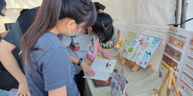 2023臺中閱讀節開跑 真人圖書館邀民眾走入 百工百業探索閱讀 2023臺中閱讀節開跑 真人圖書館邀民眾走入 百工百業探索閱讀