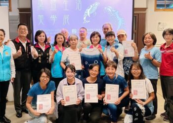 吉安慶雙十連假第二天創五千人潮 東海岸基金會藍染藝術再妝點藝文