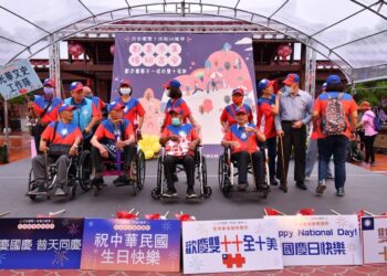 吉安繽紛雙十國慶千人歡騰踩街遊行 感動淚水重拾50年代風華歡騰記憶