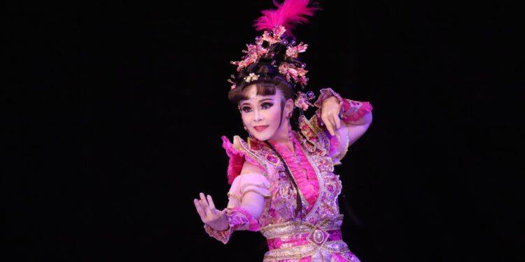 國寶級藝師登臺 明華園日字戲劇團  周公法鬥桃花女10/14豐原登場