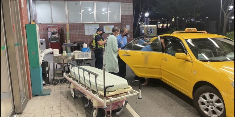 小黃運將載病母衝急診屢受阻 警助2分鐘火速到院