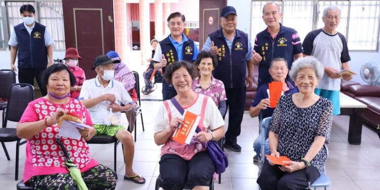 新城鄉重陽敬老禮金發放有效推動匯款方案 何禮臺:直接入帳讓長者免出門最方便