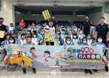 清水警以捍衛「壓歲錢」「零用錢」主題 進行校園犯罪預防交通安全宣導