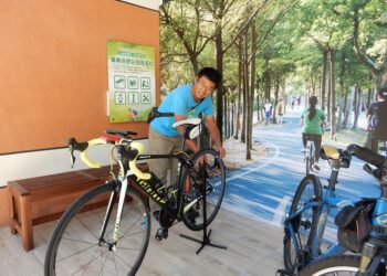減碳生活美好騎遇   中市圖與自行車文化探索館攜手推廣閱讀