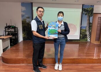 移民署攜手宜蘭地檢署及警察局 號召新住民展示廉政燈籠齊反賄