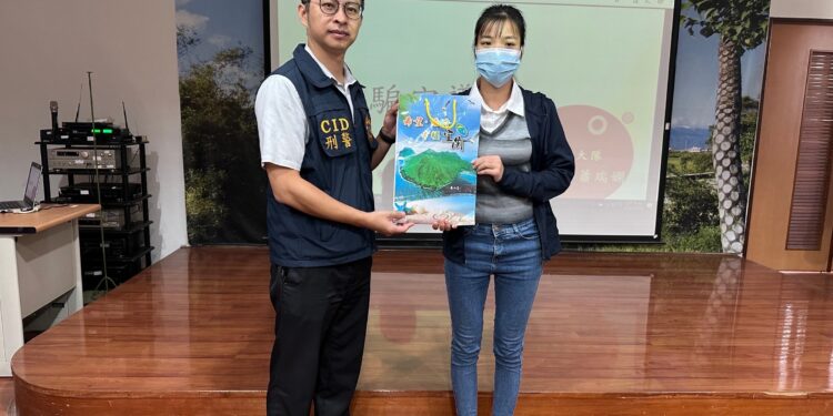 移民署攜手宜蘭地檢署及警察局 號召新住民展示廉政燈籠齊反賄 移民署攜手宜蘭地檢署及警察局 號召新住民展示廉政燈籠齊反賄