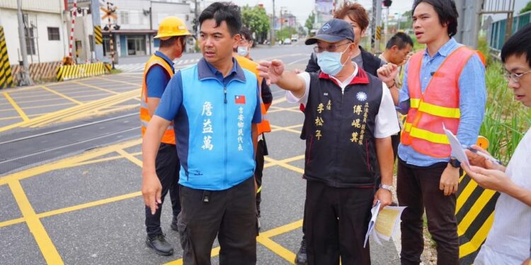 立委傅崐萁服務處會勘吉安稻香平交道:要求三個月內改善完成遮斷器及號誌調整 立委傅崐萁服務處會勘吉安稻香平交道:要求三個月內改善完成遮斷器及號誌調整