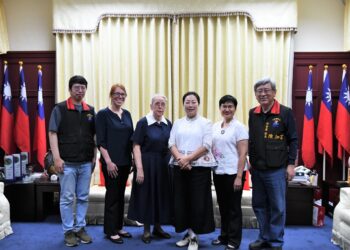 花蓮畢士大教養院董事長顧美玲宣教士榮退 徐榛蔚感謝董事長無私獻愛花蓮35個年頭