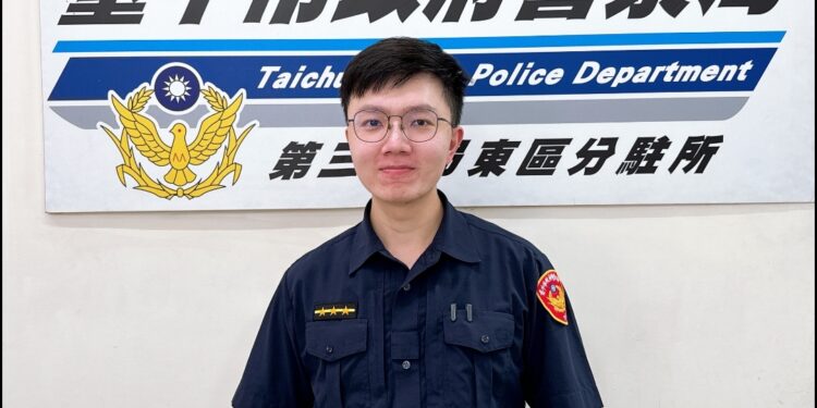 見指名員警秒泛淚 原來是千萬詐騙被害者登門致謝 見指名員警秒泛淚 原來是千萬詐騙被害者登門致謝