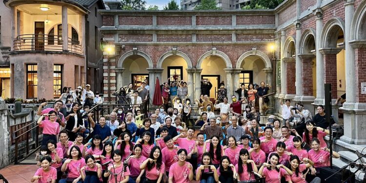 詩文樂翩翩、古蹟響天籟 台中藝術家合唱團唱臺中的歌 唱咱臺中ê歌 詩文樂翩翩、古蹟響天籟 台中藝術家合唱團唱臺中的歌 唱咱臺中ê歌