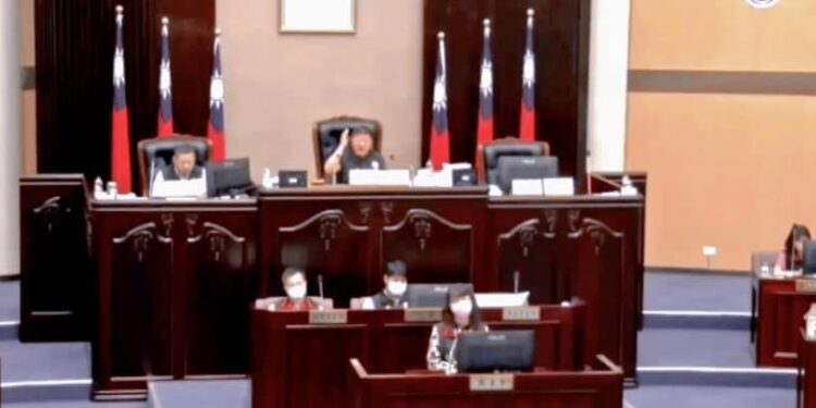 讀者投書》花蓮縣議會真的是民主自由法治的殿堂嗎?程序會貴在程序 豈可開民主倒車 讀者投書》花蓮縣議會真的是民主自由法治的殿堂嗎?程序會貴在程序 豈可開民主倒車