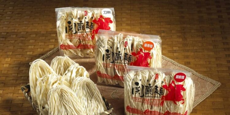 關廟麵久煮不爛 新研發南瓜芋香多種口味 關廟麵久煮不爛 新研發南瓜芋香多種口味