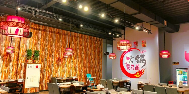 台中四川道地麻辣香串火鍋 油辣香麻一吃就上癮