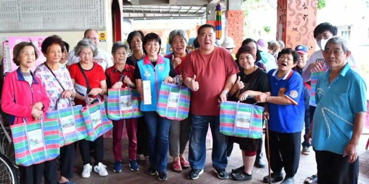 吉安鄉廣推傳統市場源頭減塑資源再循環 縣鄉協力半年減少3萬6225餘塑袋量 吉安鄉廣推傳統市場源頭減塑資源再循環 縣鄉協力半年減少3萬6225餘塑袋量